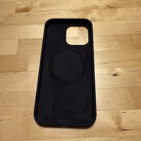 Rhinoshield iPhone 15 Pro Max Case + Bonus Heyday Black Silicone Case - Picture 2 of 7